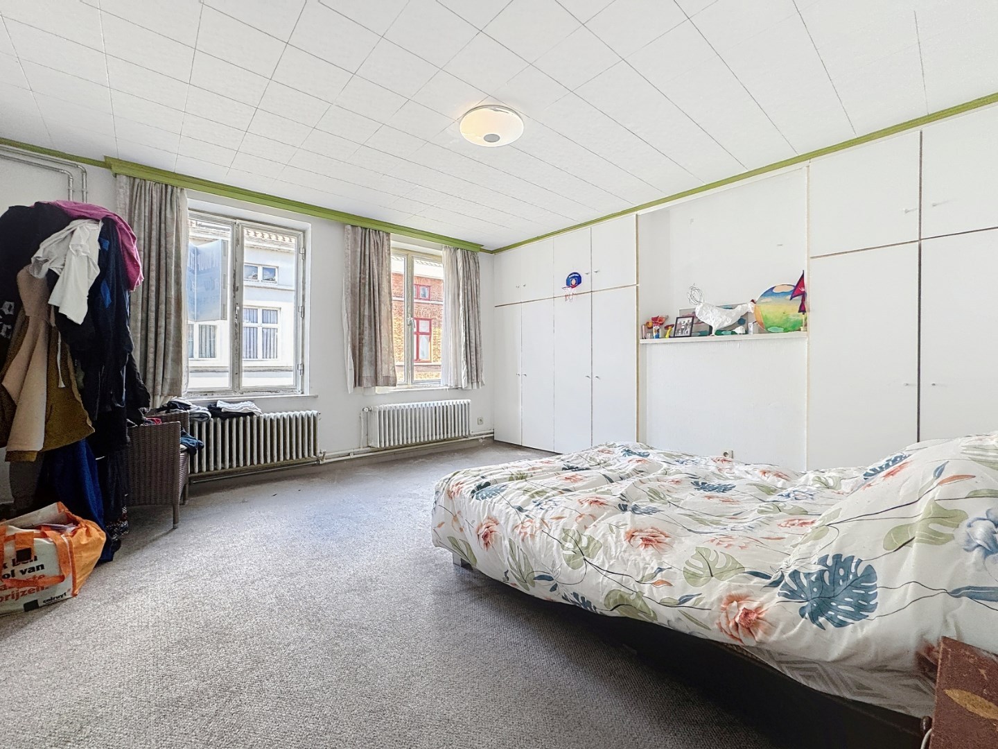 Ruime rijwoning met 4 slaapkamers in het historische Brugge 