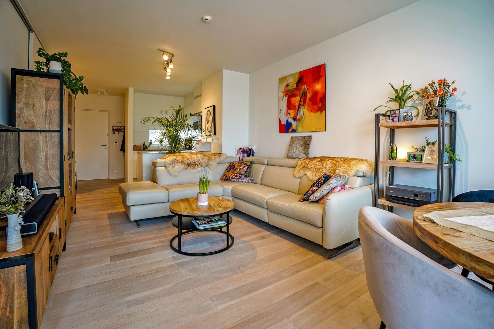 Prachtig 1-slaapkamerappartement met ruim terras (serviceflat) in Residentie Beukenhof, uniek wonen in de dorpskern van Oostduinkerke. 