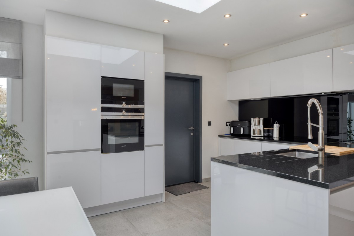 Halfopen bebouwing met 3 slaapkamers, tuin, terras en garage in Bertem! – EPC 128 kWh/m² - bewoonbare opp. 195 m² 