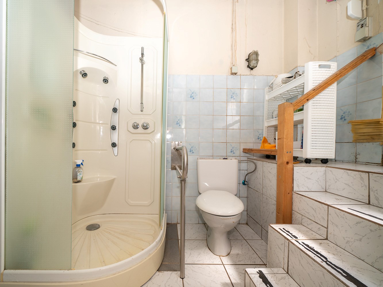 Opbrengstwoning met 4 units op zeer gunstige locatie 