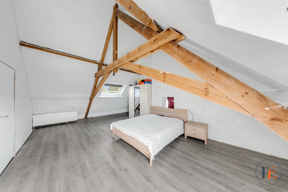 Ruime halfopen gezinswoning met 3 slaapkamers, en mogelijke co-housing 