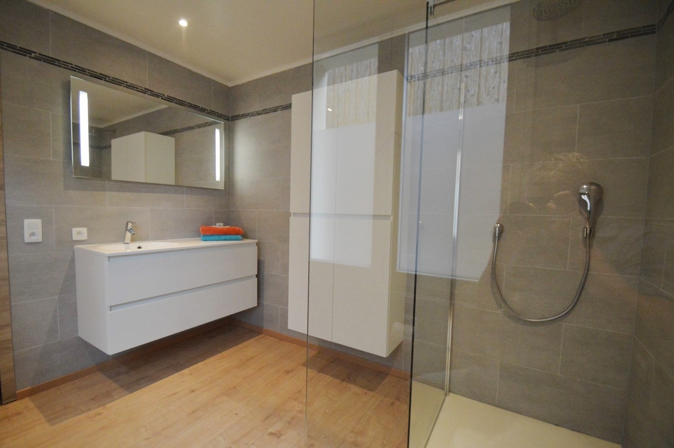 Goed gelegen, gerenoveerde woning - Heist 