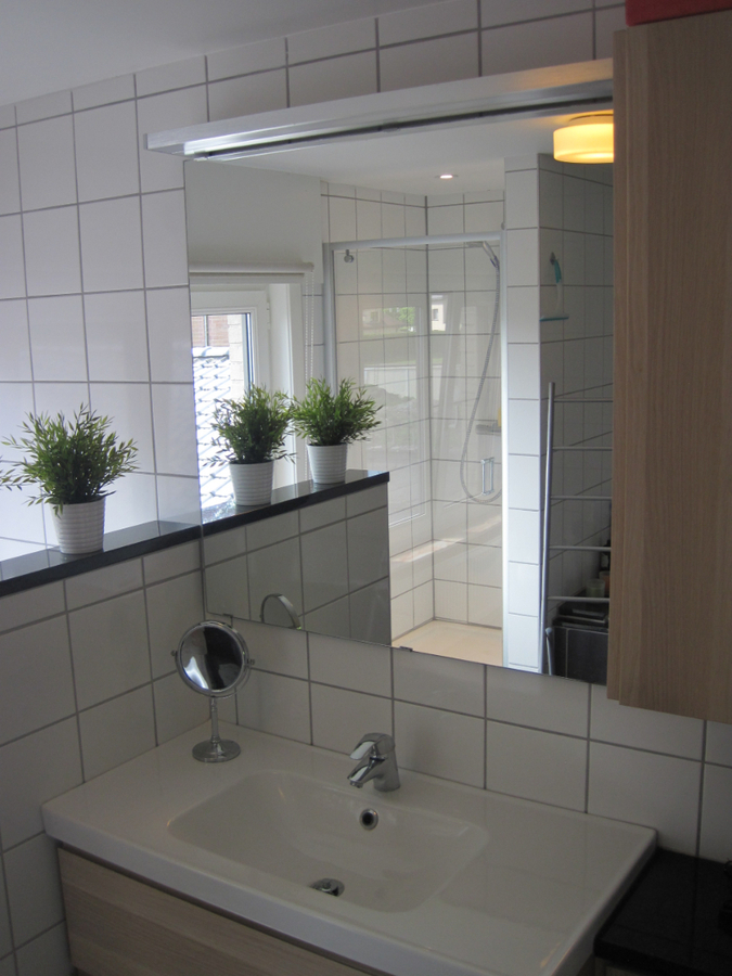 Prachtige Half Open Bebouwing - vernieuwd in 2012 !! 