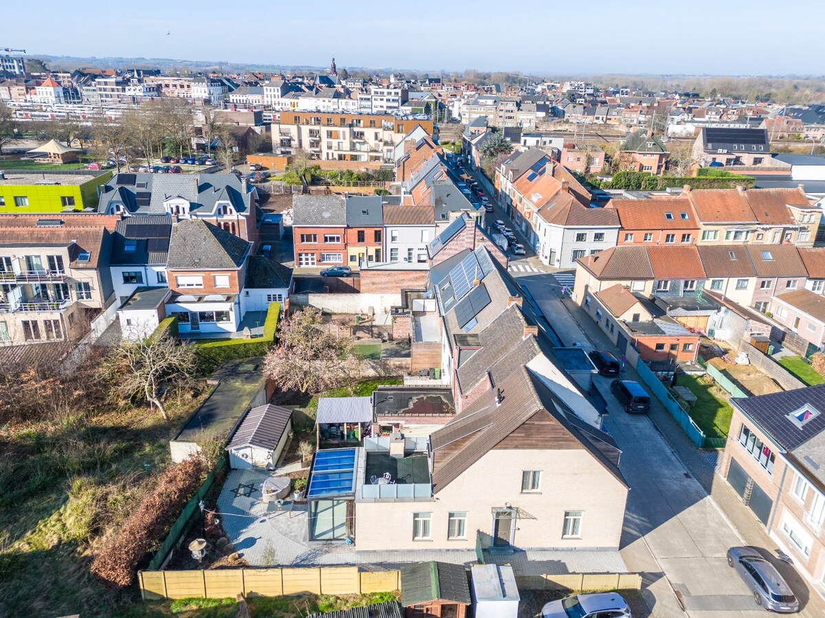 Ruime en instapklare HOB met zuidgerichte tuin te Bevegem 