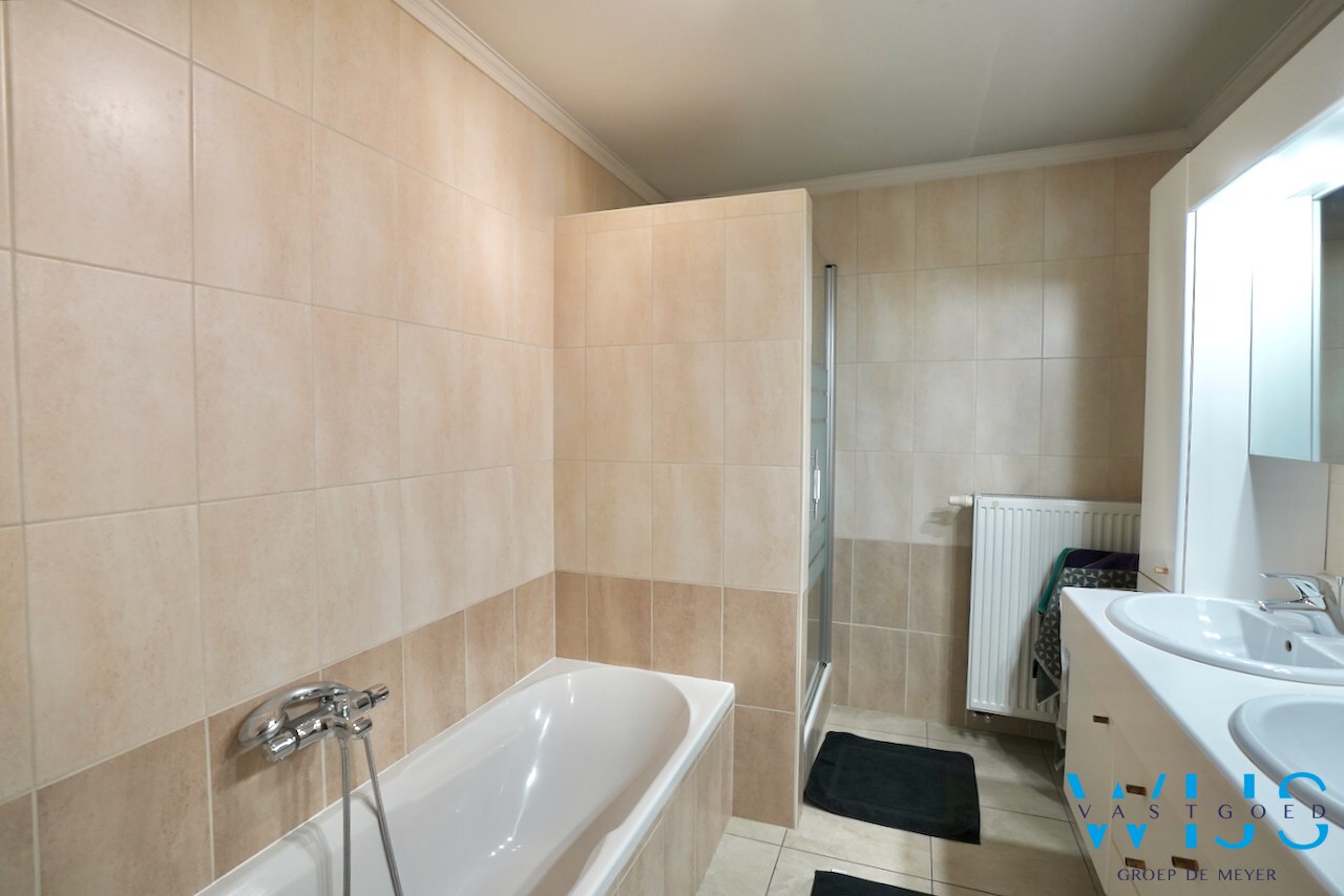 Instapklaar appartement met terras en aparte garage te ERTVELDE ! 