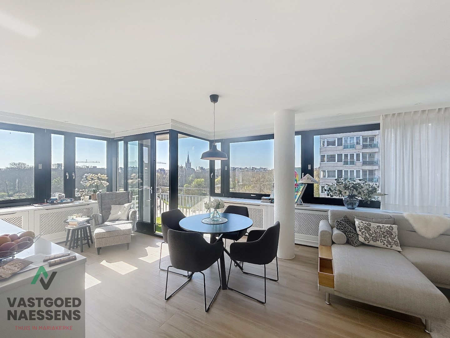 Magnifique appartement de 2 chambres avec vue panoramique et terrasse. 