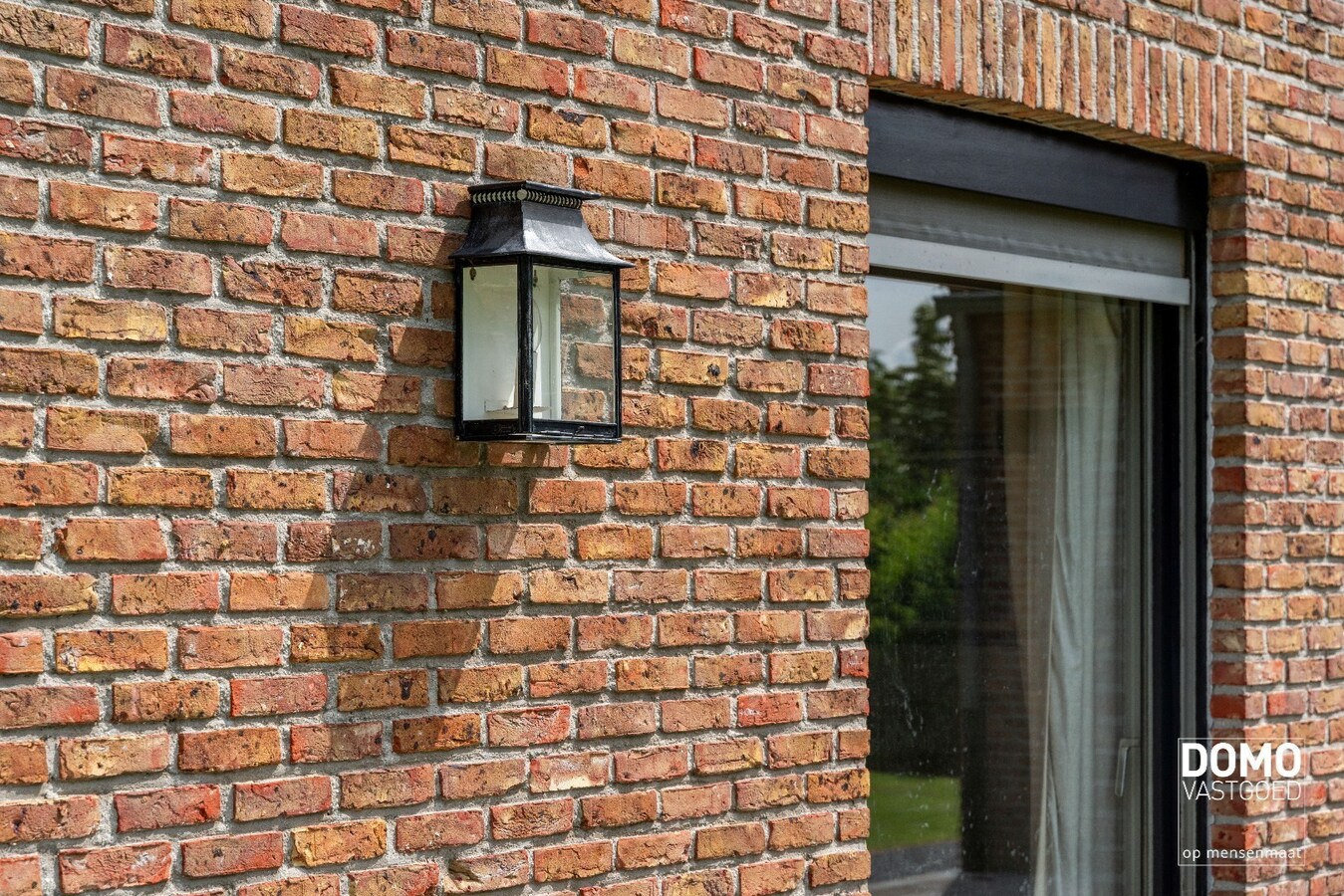 Exclusieve statige open bebouwing met zuid gerichte tuin in het centrum van Kermt (Hasselt) 