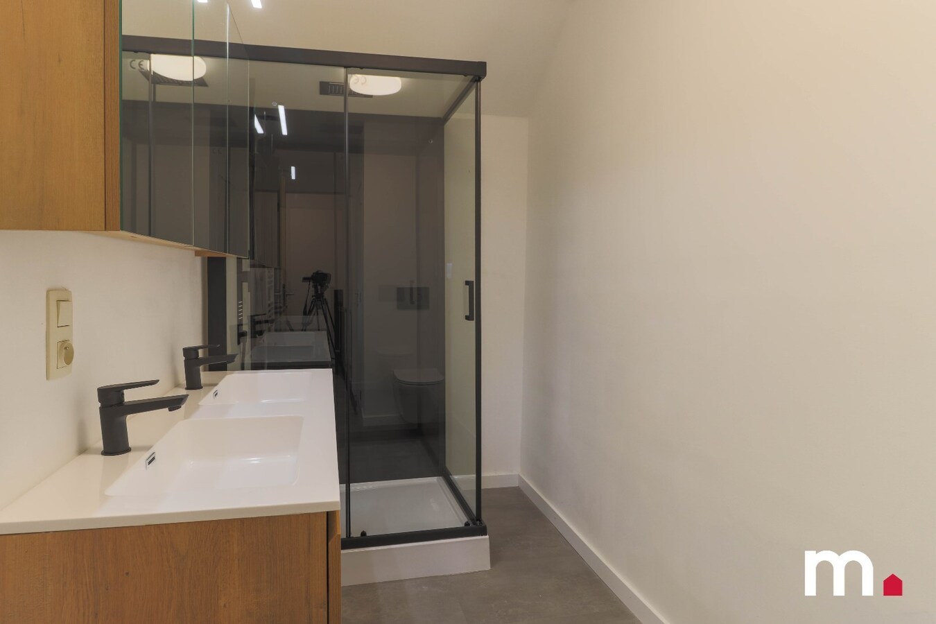 Ruim gerenoveerd appartement op een goede ligging voorzien van alle comfort ! 