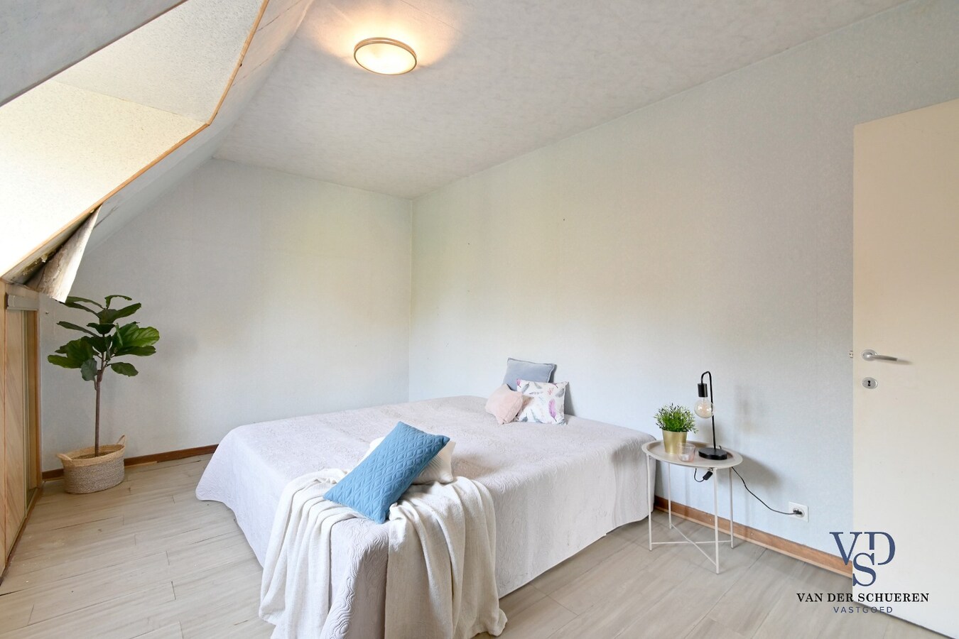 Te renoveren halfopen bebouwing in Deurle 