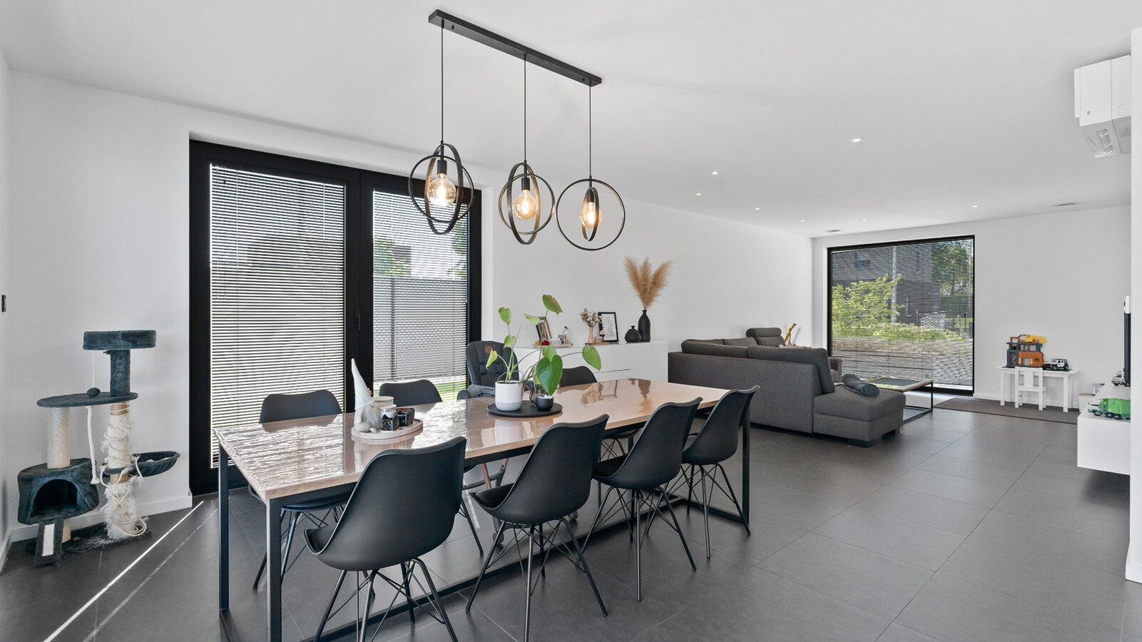 Ruime, energiezuinige gezinswoning in rustige woonwijk 