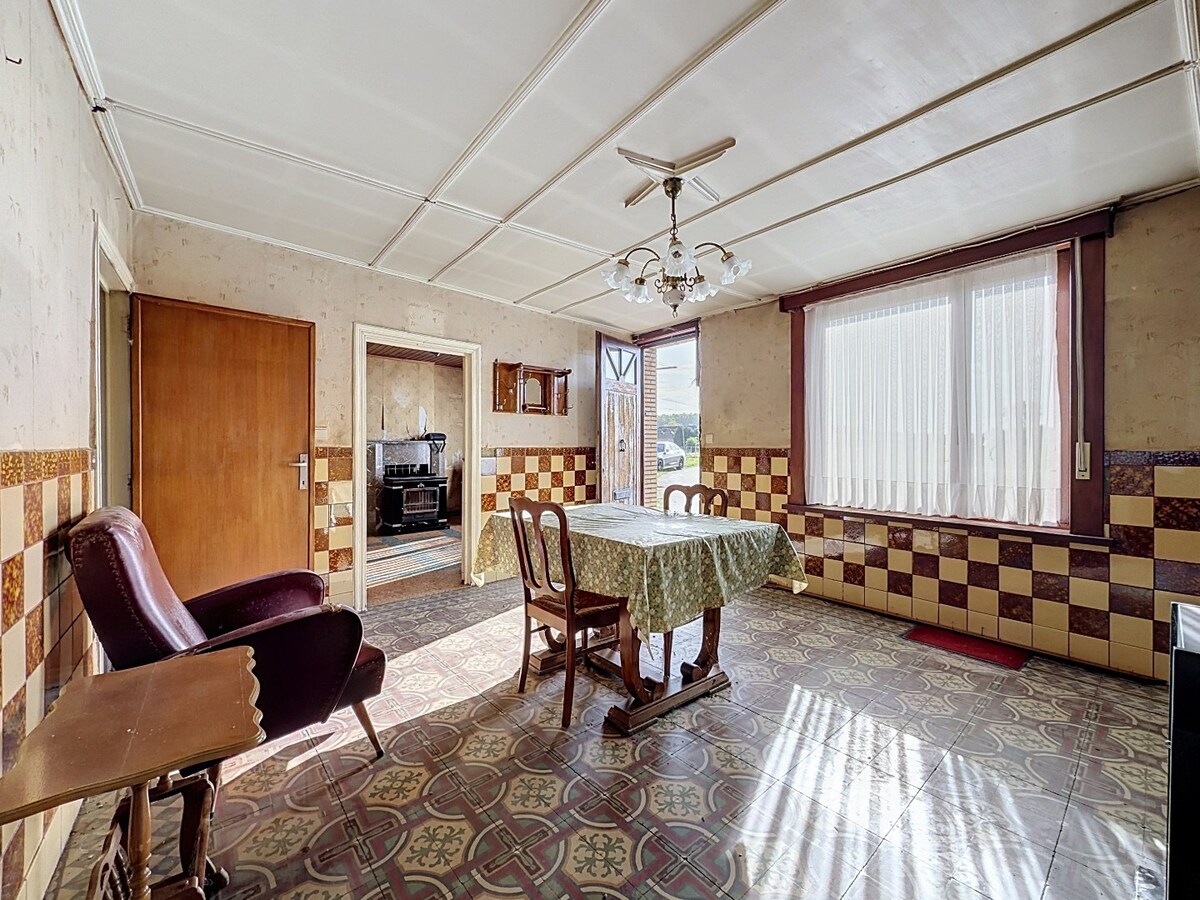 Te renoveren/te slopen woning met zicht op agrarische gebieden te Zwalm 