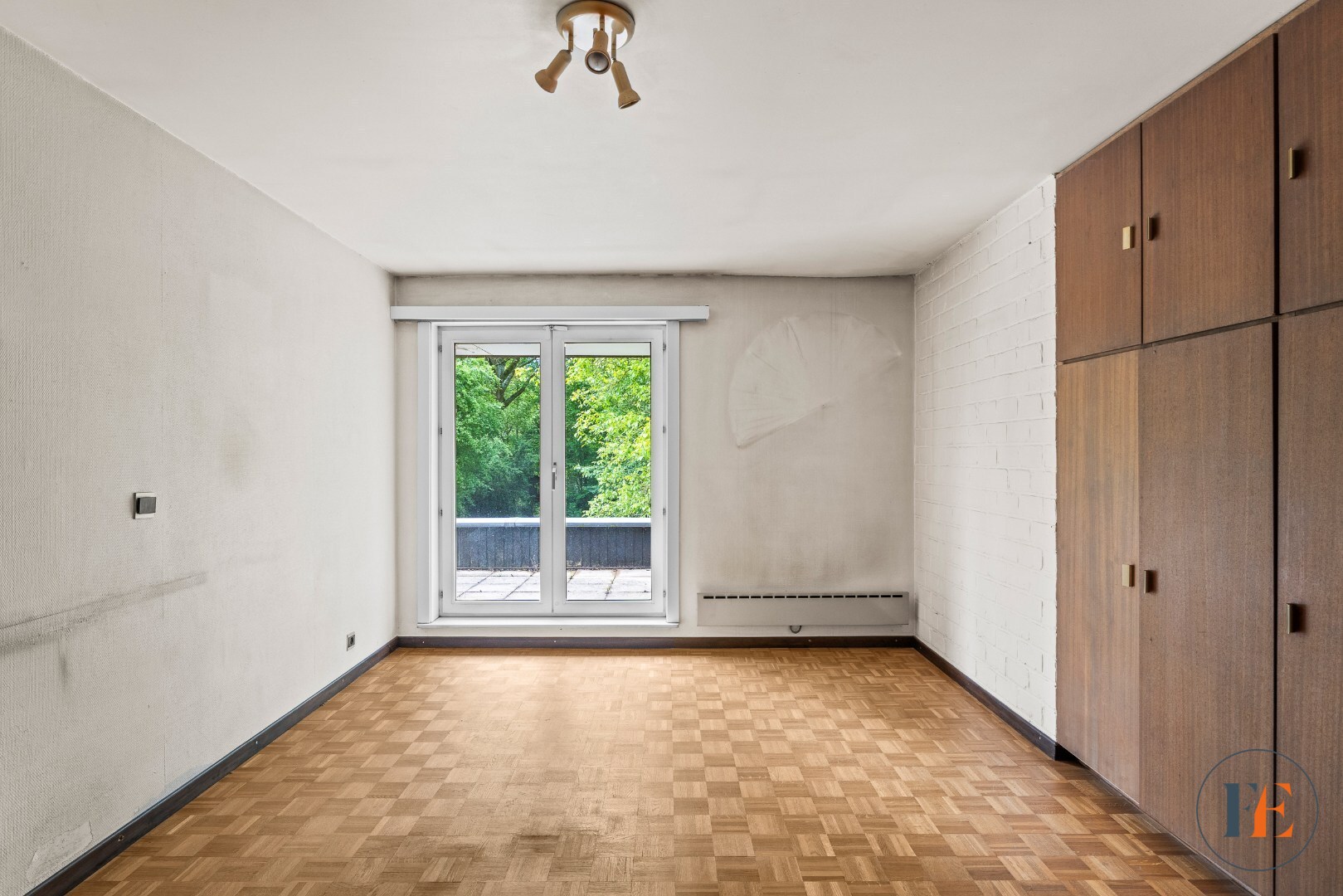 Exclusieve te renoveren HOB te Baarle-Drongen op een perceel van ca.2.000m2 met richtprijs 