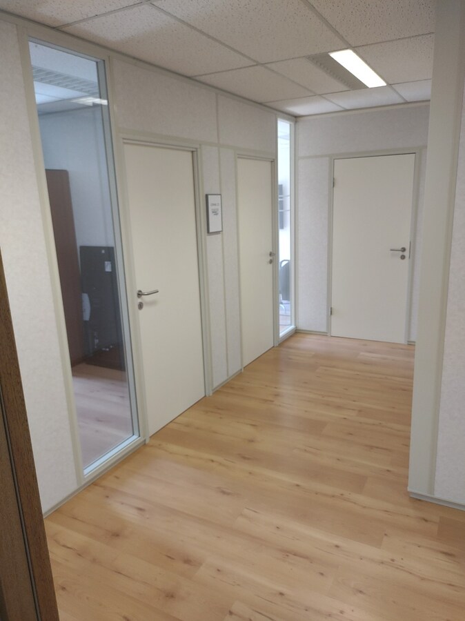 Uniek, functioneel en onmiddellijk instapklaar kantoor op toplocatie in President Kennedypark te Kortrijk 