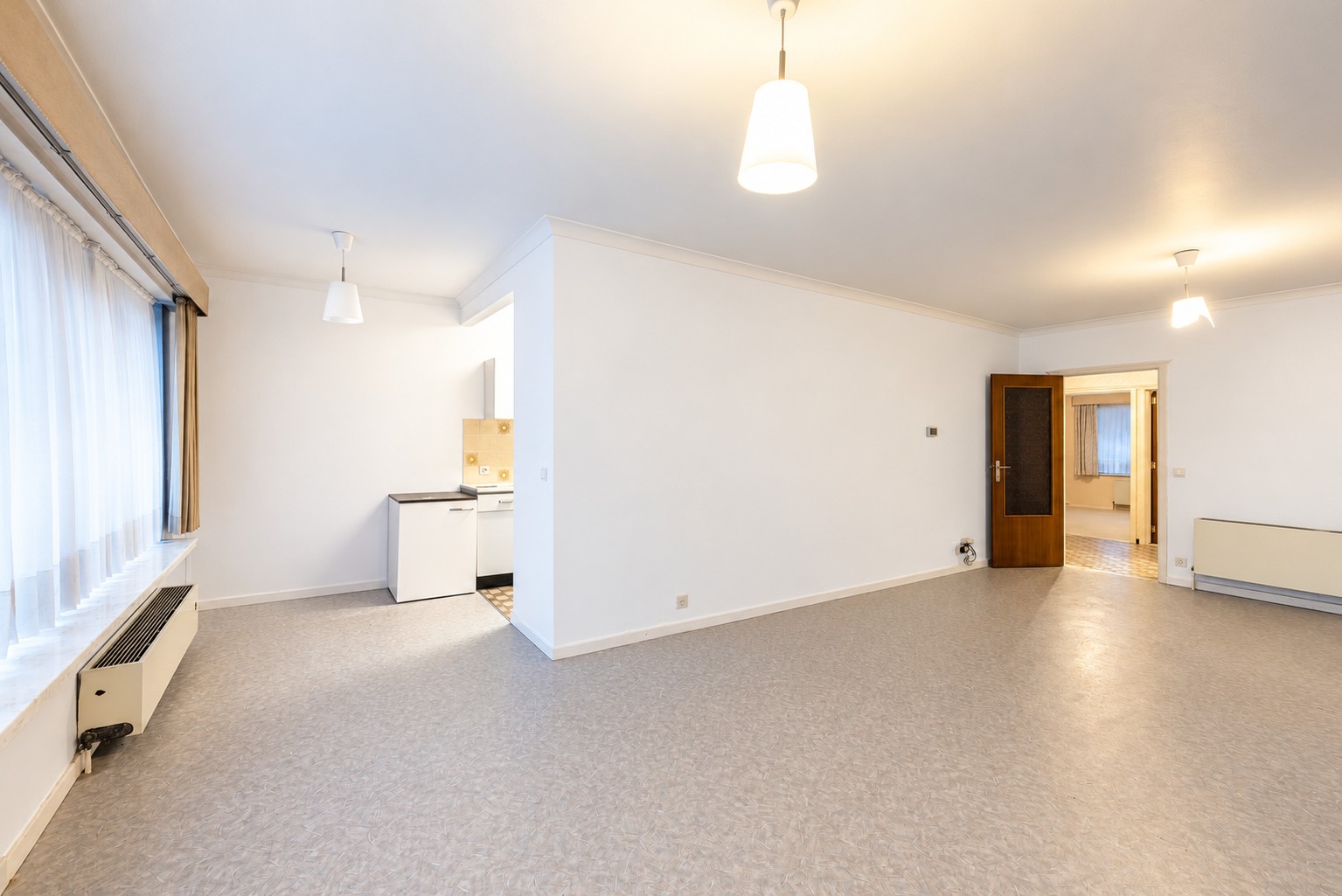 Lichtrijk appartement met 2 slaapkamers en zuidoostgericht terras nabij Gent-Dampoort 