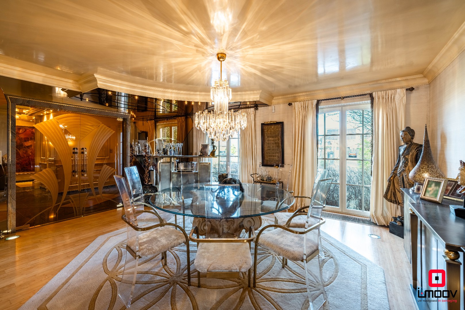 Exclusieve villa met infinity pool en resortgevoel op topligging in Mariakerke 