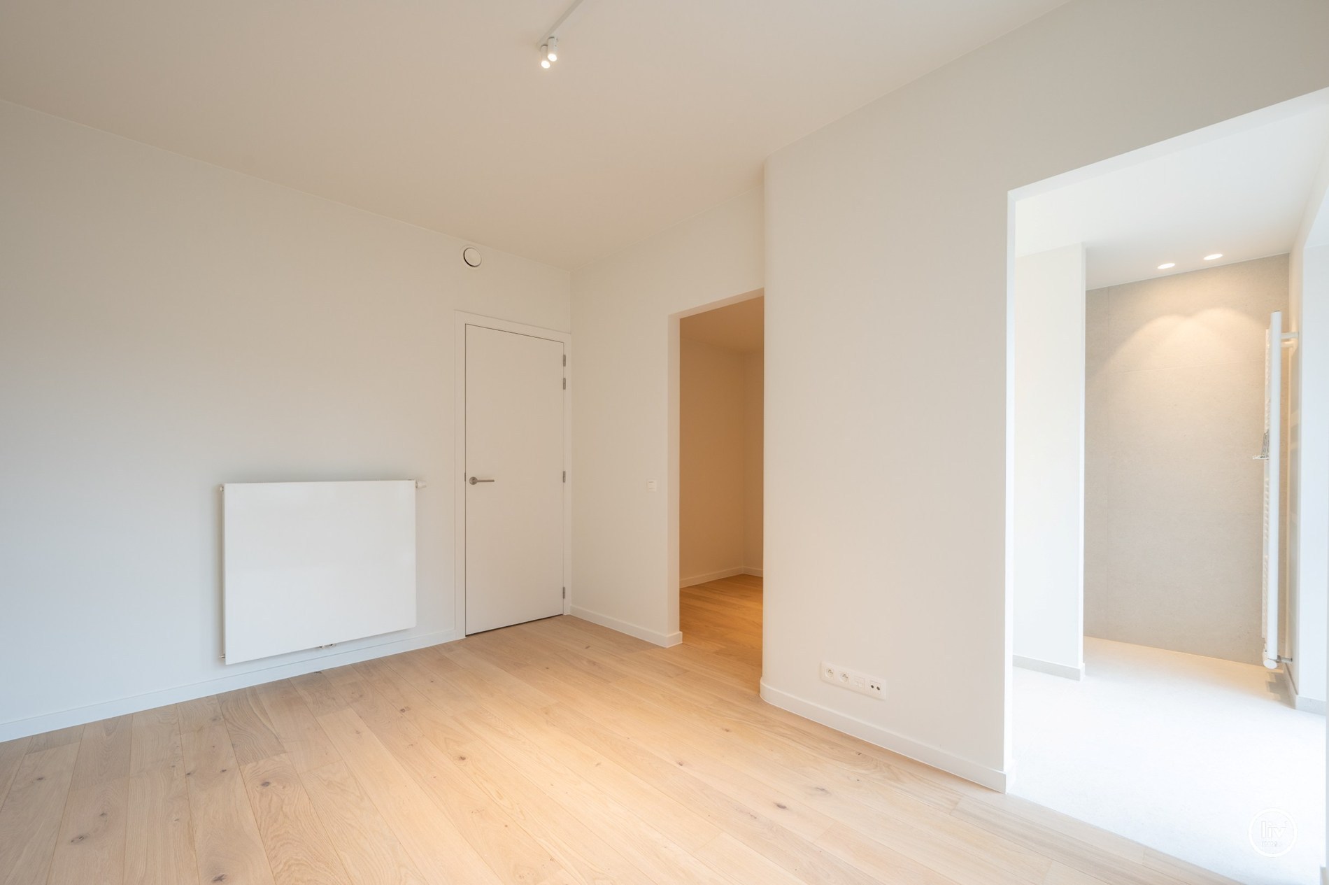 OPENDEURDAG - Zaterdag 15.09 - tussen 16u-18U: Nieuwbouw-duplex op de gelijkvloerse &amp; eerste verdieping  gelegen te Lentelaan in  Duinbergen met zongerichte terrassen. 