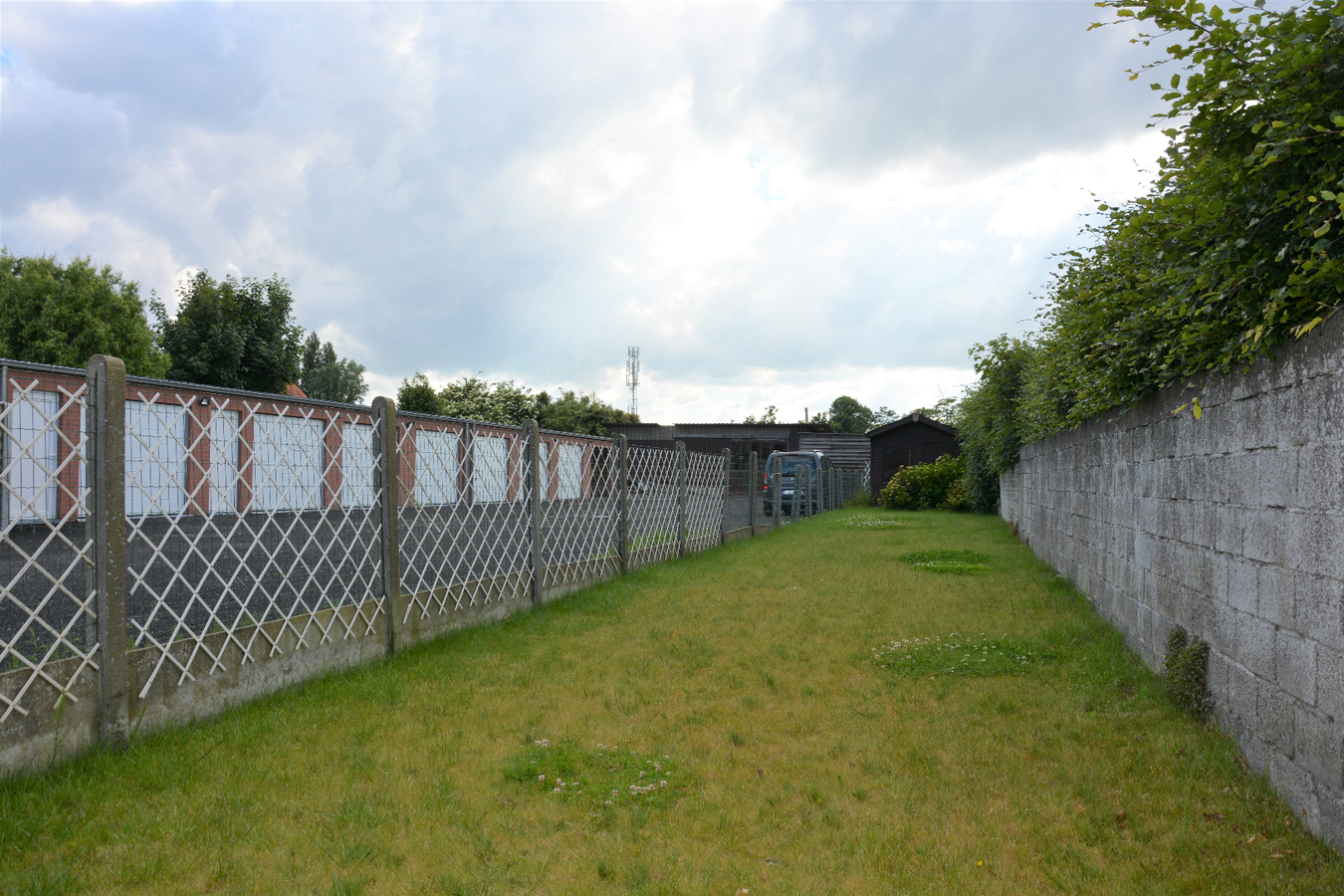 Instapklare woning met zonnige tuin in het centrum van Eernegem 