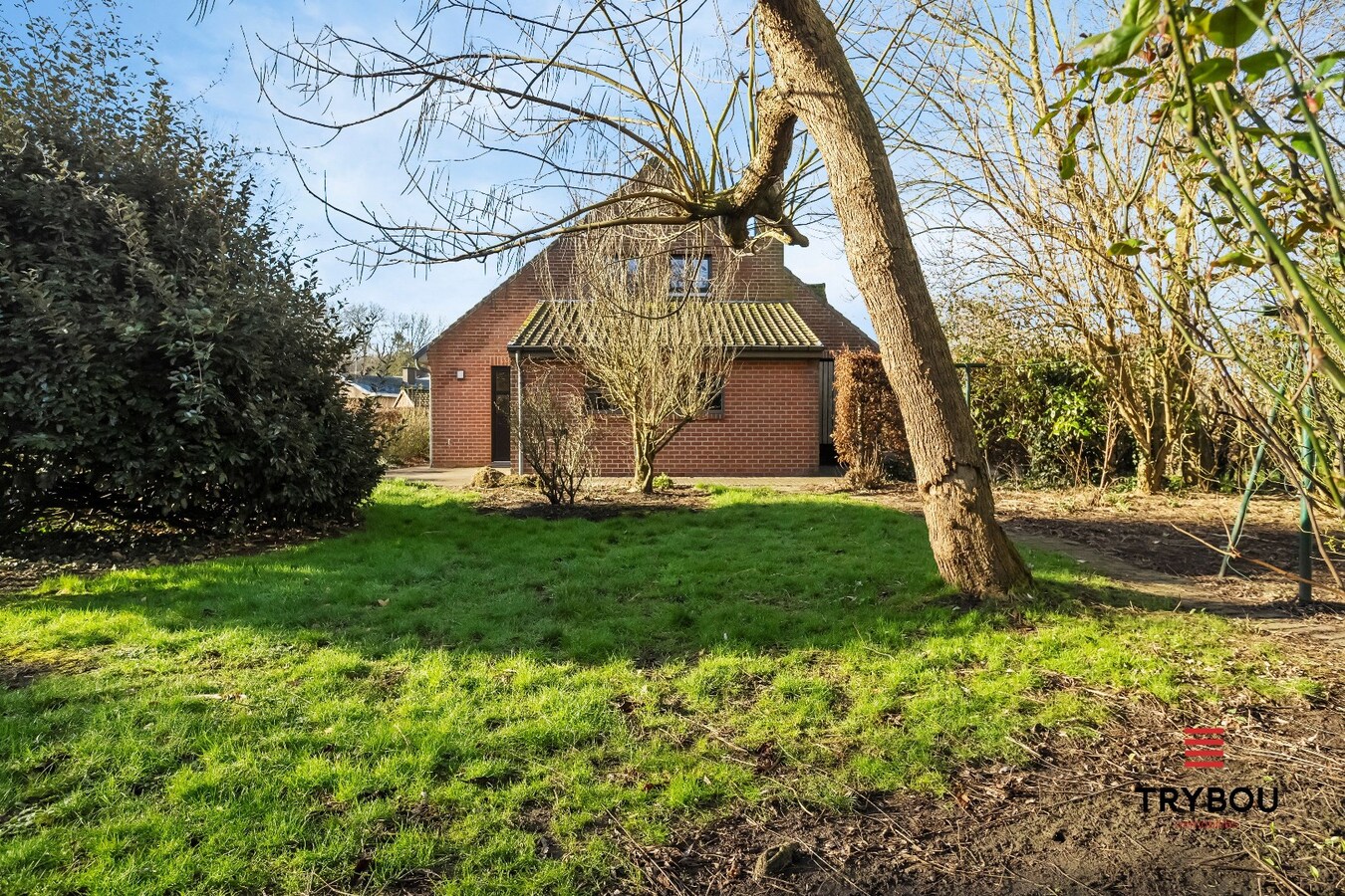 Rustig gelegen, vrijstaande woning aan de rand van het centrum van Merkem 