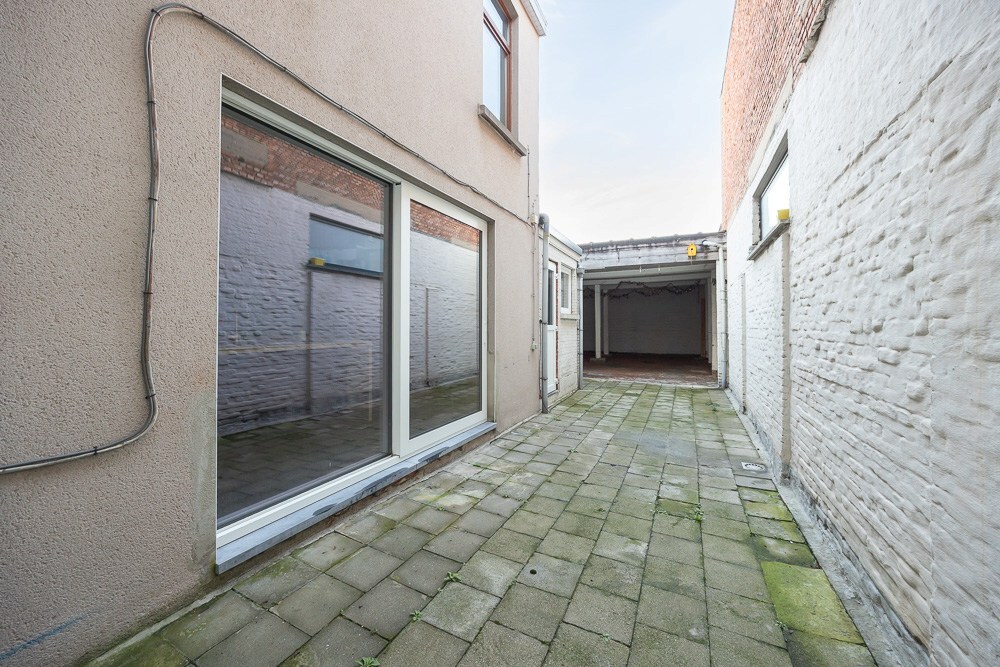 Ruime gezinswoning met grote koer (overdekt terras) nabij het Rivierenhof te Deurne 