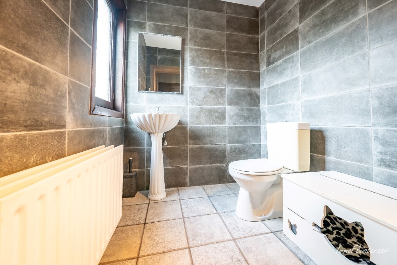 Prachtige villa met hippische accommodatie en binnenpiste op ca. 2ha te Paal 