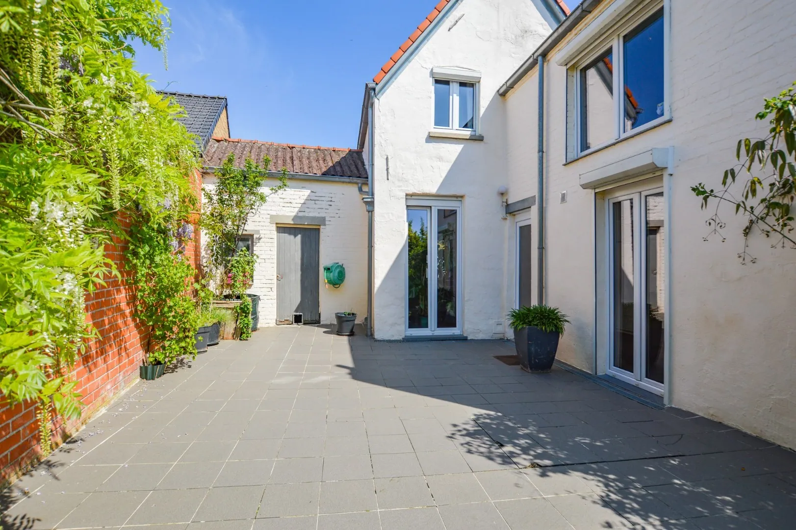 Charmante rijwoning in het centrum van Aartrijke