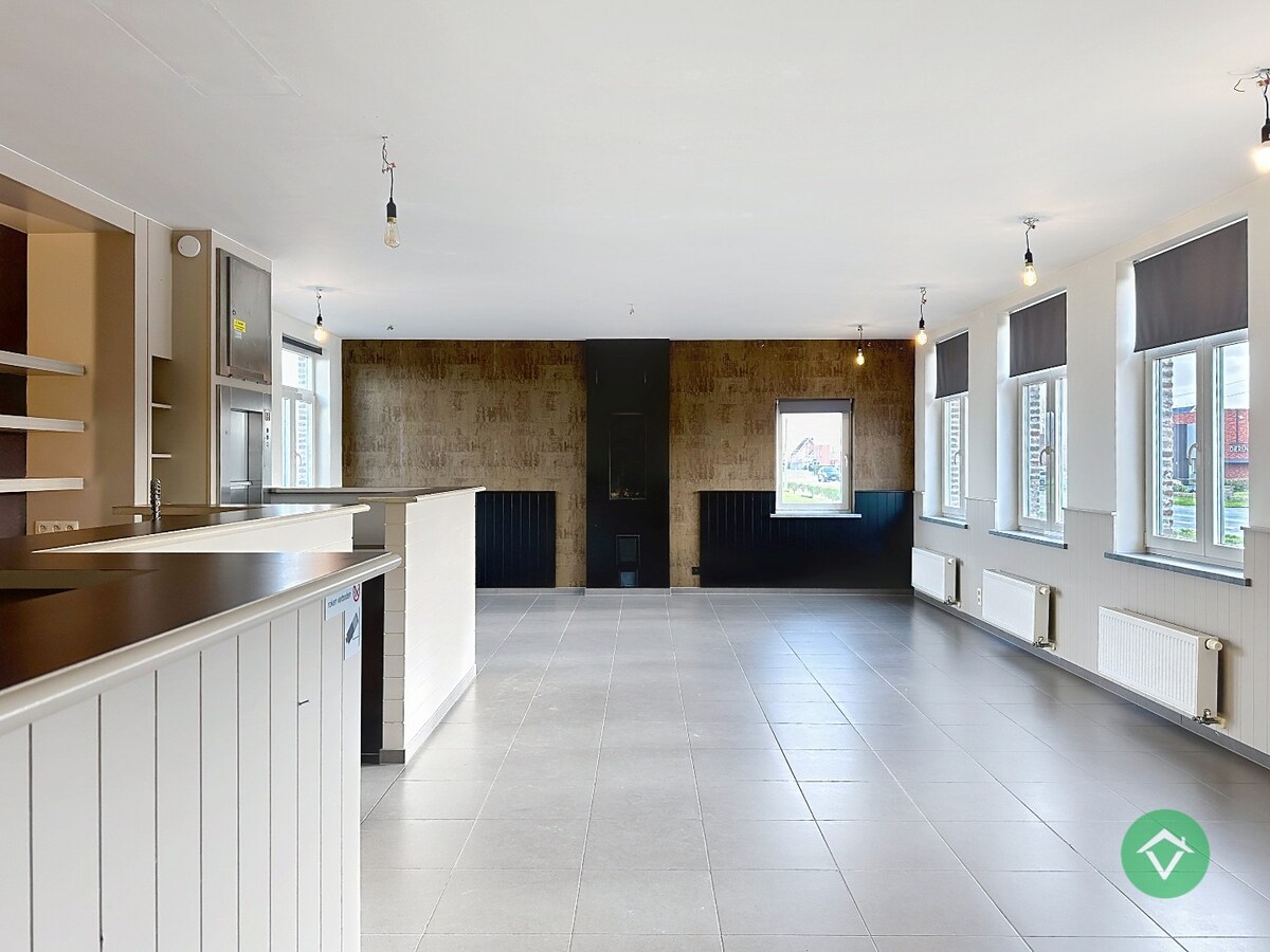 Combinatie wonen &amp; werken: horecazaak met woonst in Eernegem 