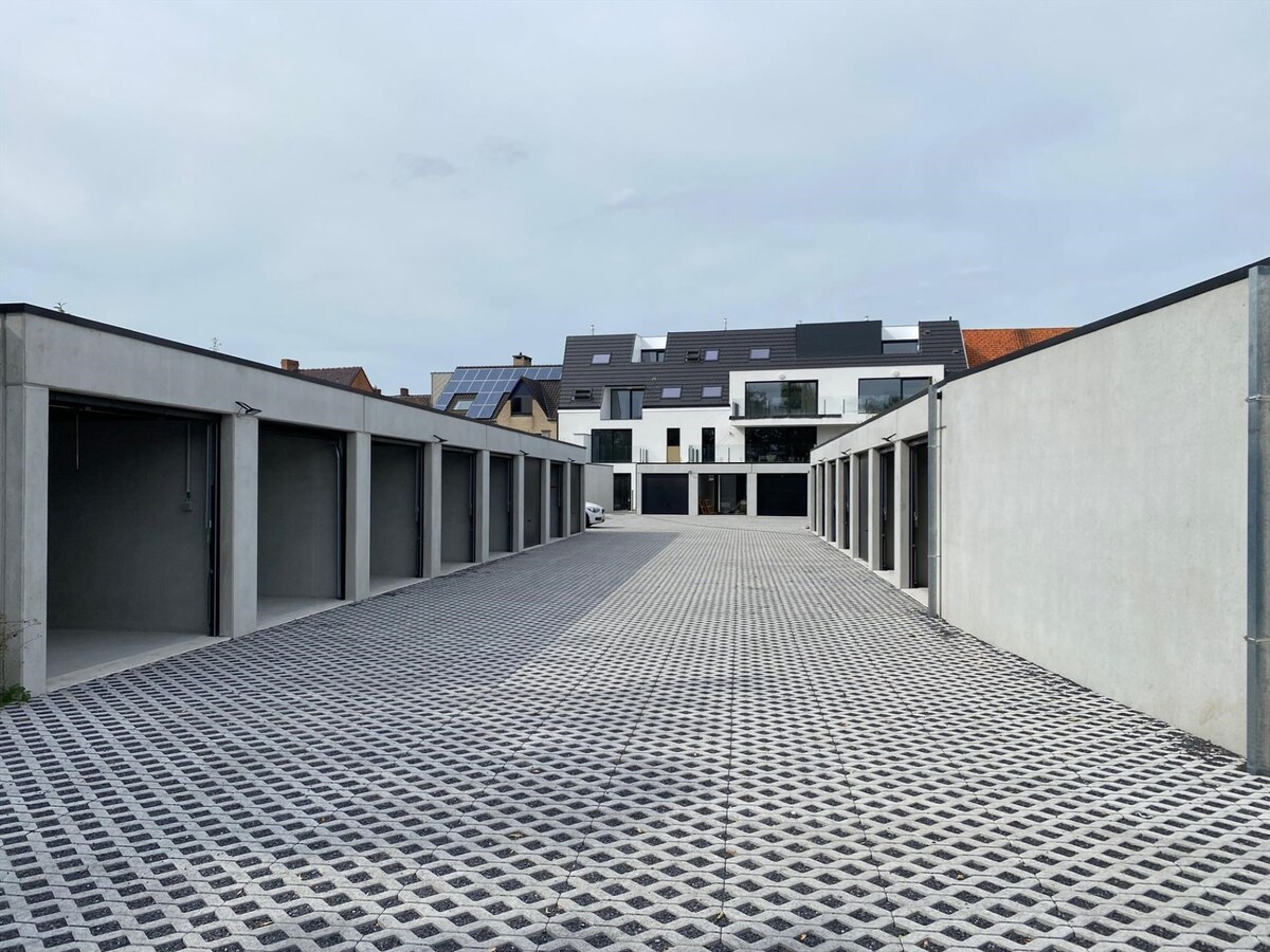 Verhuurd garage - Eernegem