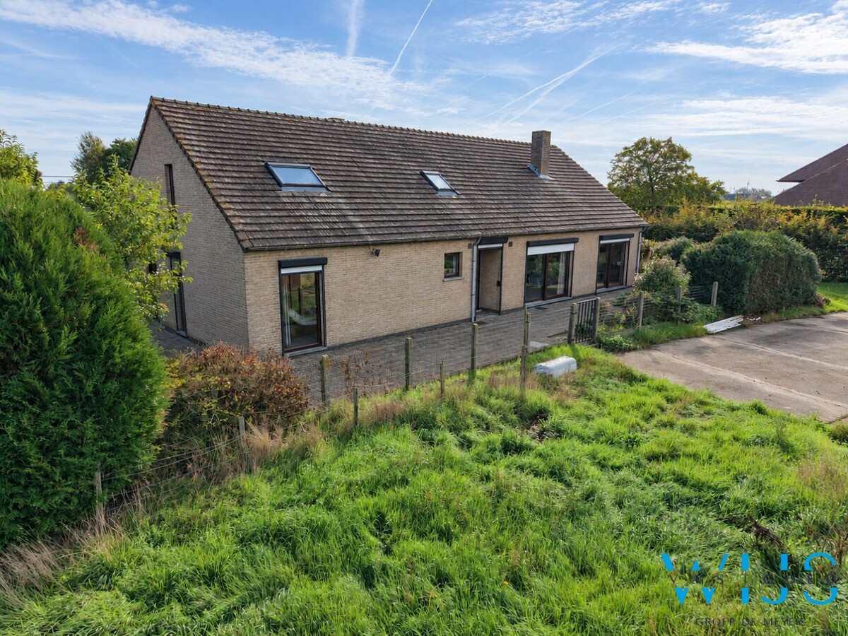 Open bebouwing met ruime stal in Assenede ! 