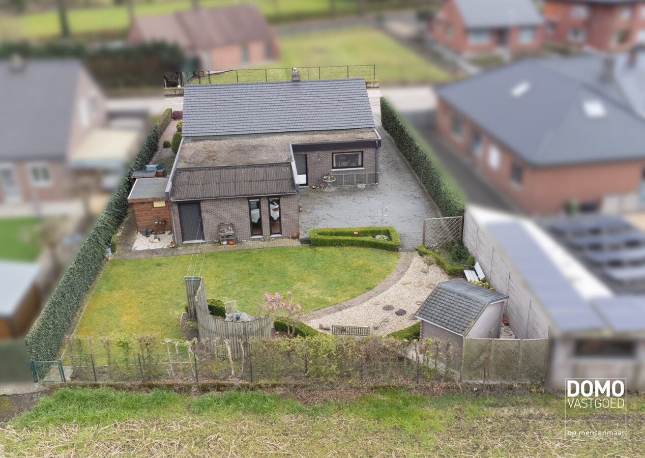 DEELS GERENOVEERDE WONING MET 3 SLAAPKAMERS, GARAGE EN RUIME TUIN TE KOOP IN KERMT 