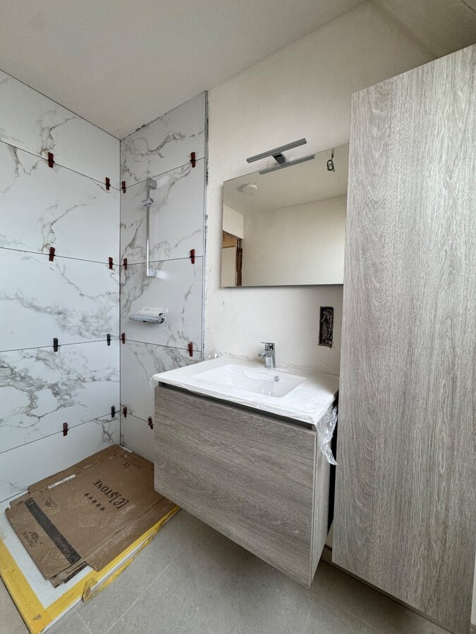 Uniek nieuwbouw appartement met 2 slaapkamers en veel zonlicht te Eernegem 