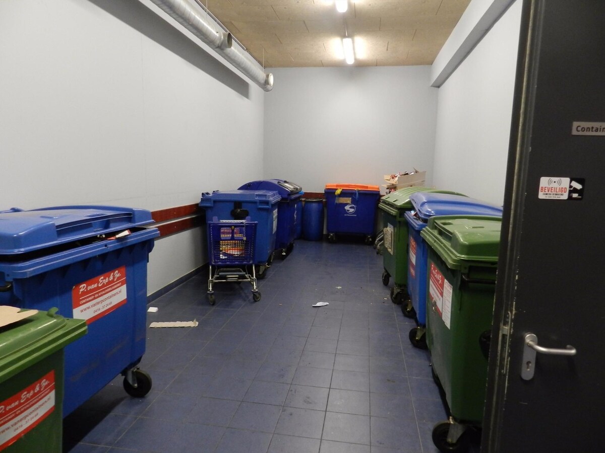 Zeer fraai winkelpand te koop in het prestigieuze Marktstaete complex in het centrum van Bladel (NB). 