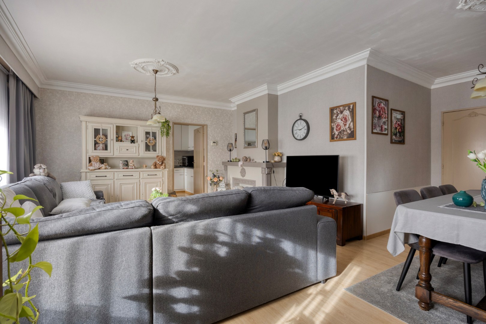 Instapklaar appartement met 3 slpk. en garage nabij centrum Mol 