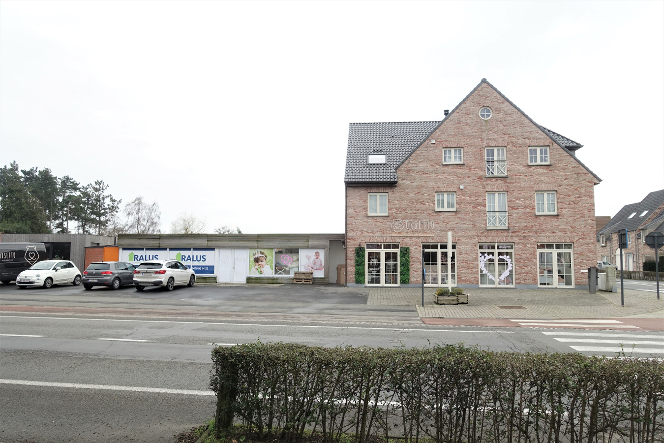 Handelspand met loods 