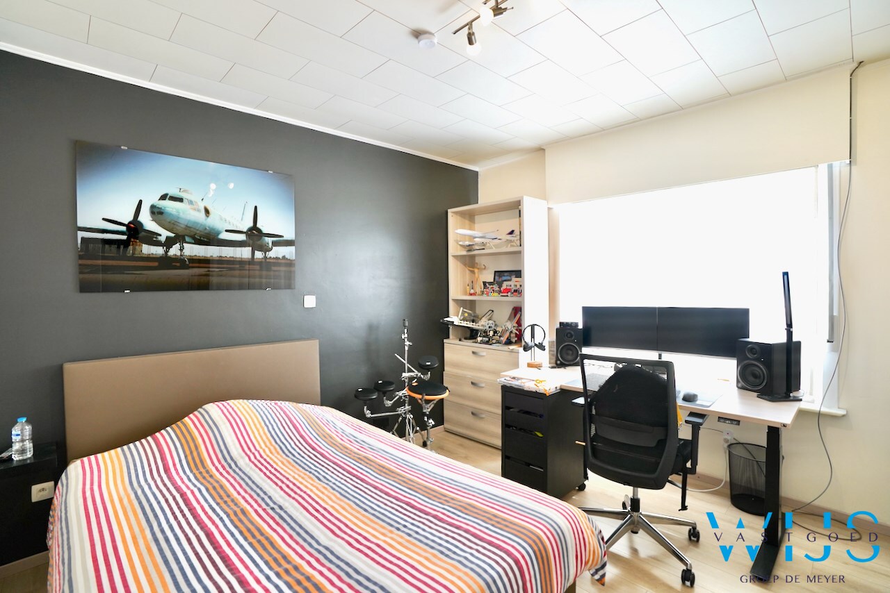 Bungalow met zwembad &amp; bijgebouw te Ertvelde ! 