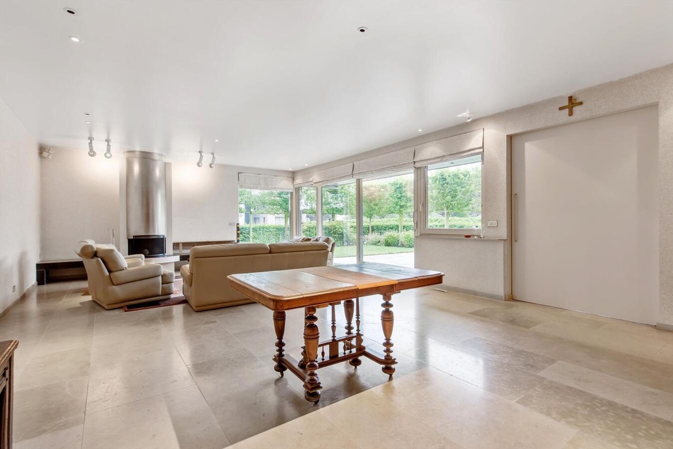 Luxueuze villa met loods (600m²) op terrein van 2100 m² 