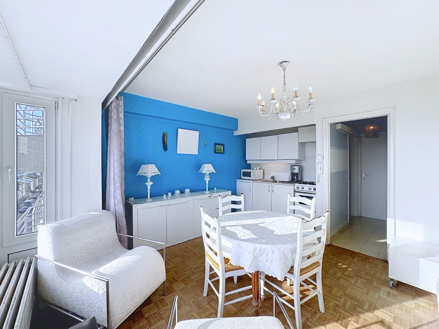 Zonnige studio gelegen aan de achterzijde van de Zeedijk 