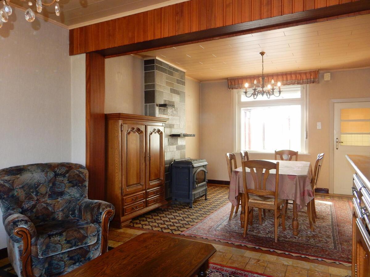 Op te frissen woning te Ichtegem 