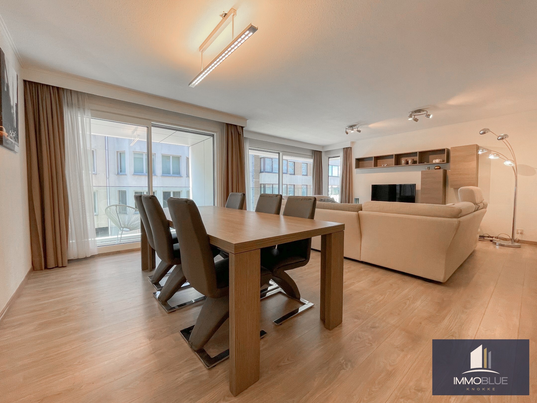 Instapklaar appartement gelegen aan het Lichttorenplein. 