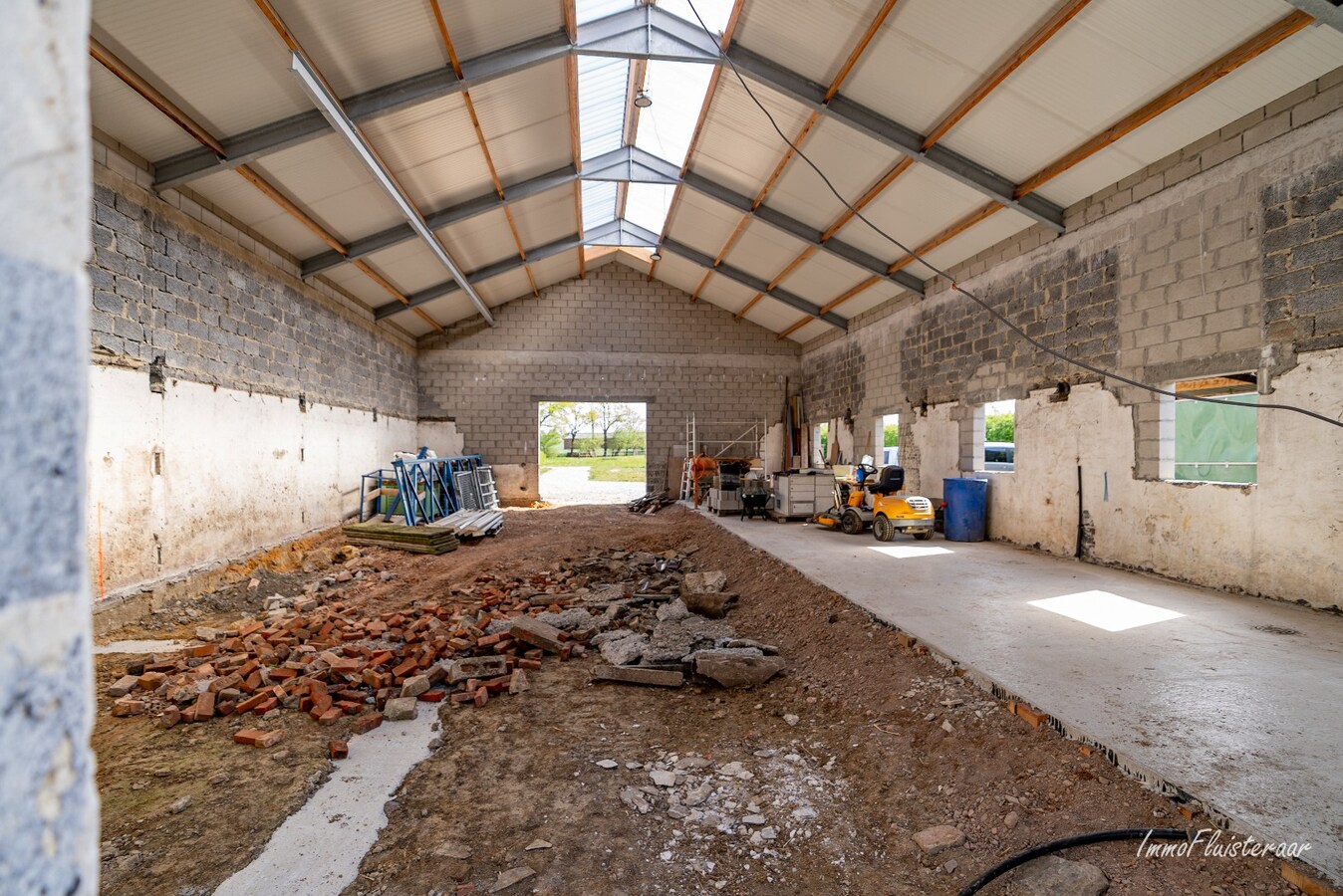 Charmante verder af te werken woning met paardenstallen en weide op ca. 1,7 ha te Geetbets 