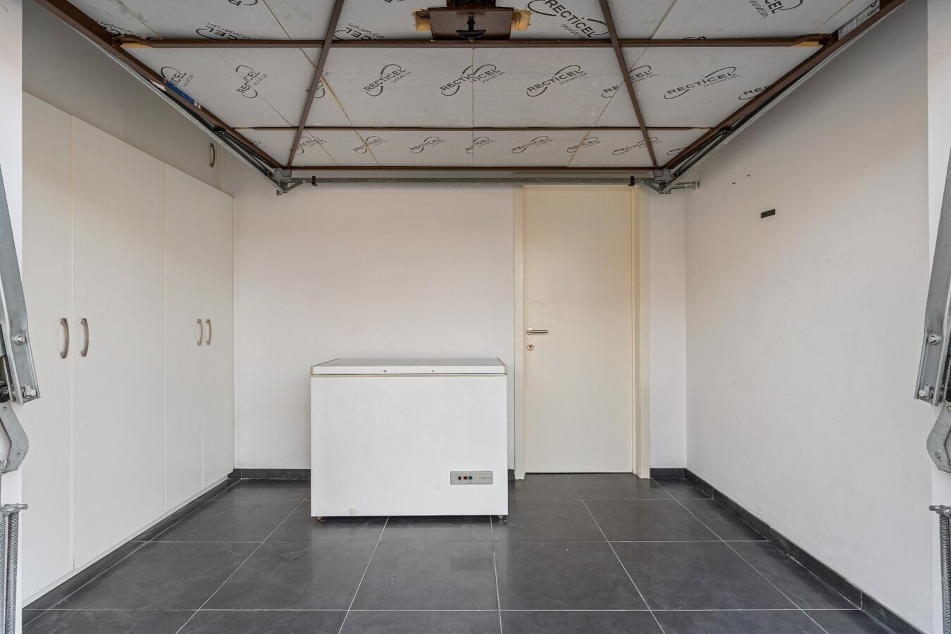 Duurzame gezinswoning met hedendaags energiecomfort, 3 slpk, ruim terras, tuin en achterliggende garage,. 