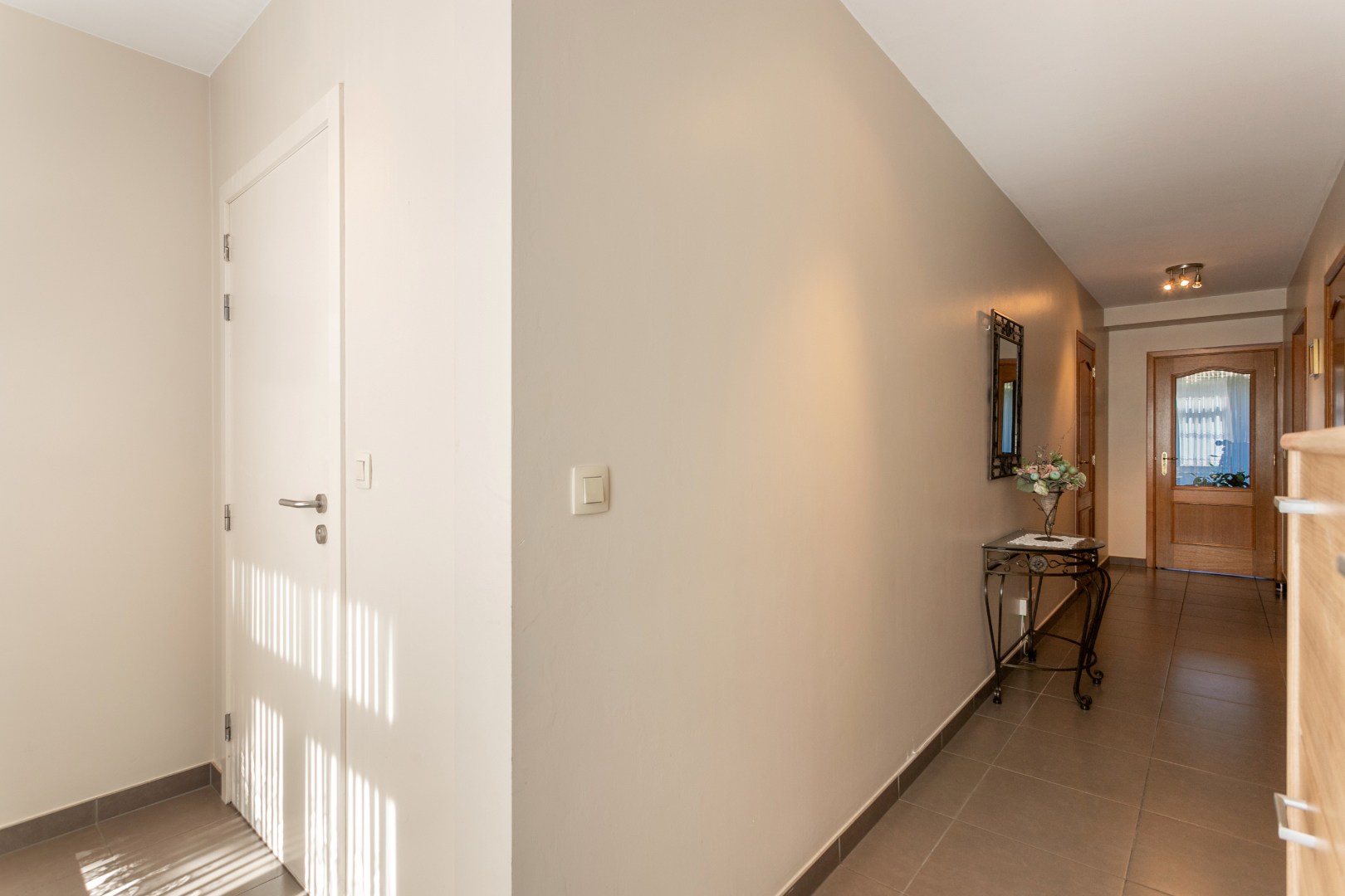 Appartement met 2 slpk, ruim terras en kelder 