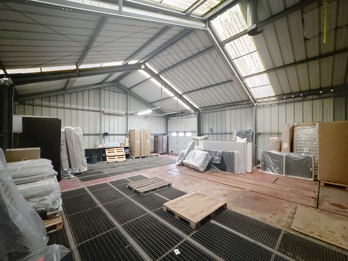 Centraal gelegen magazijn van 125m² 