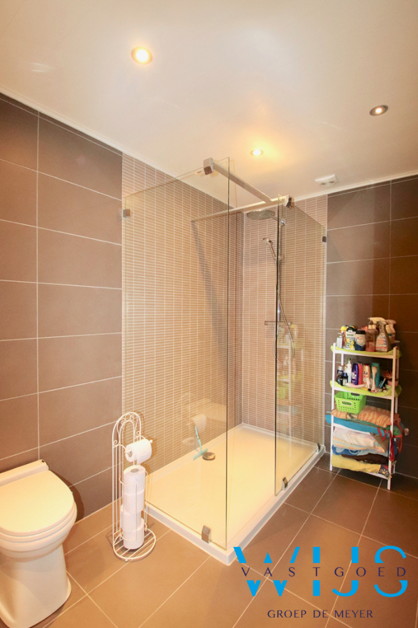 Uitzonderlijk ruim woonhuis te Kluizen/ Evergem! 