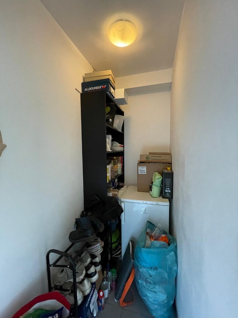 Instapklaar appartement met 2 slaapkamers en een garage in centrum van Geel 