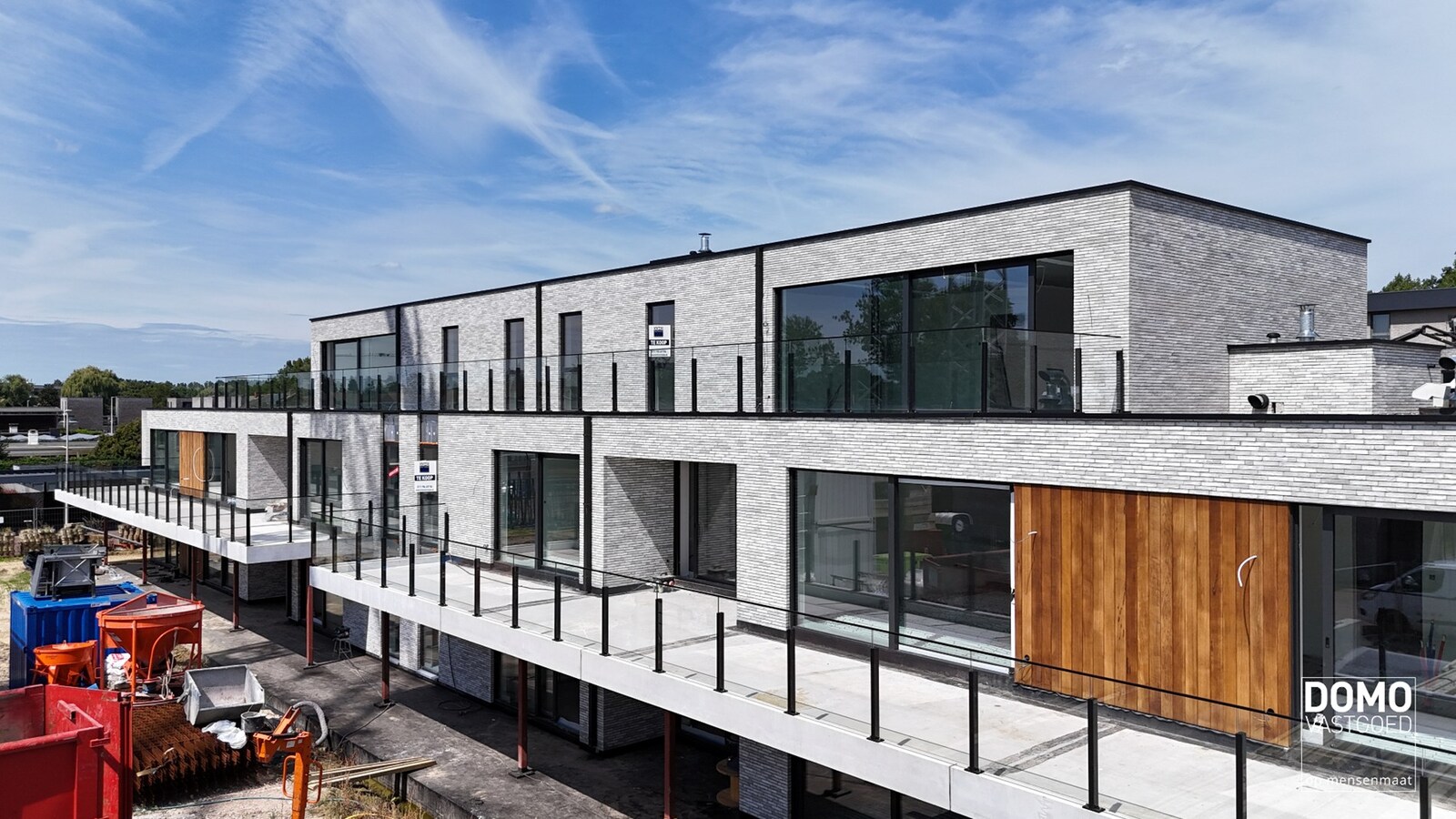 KNAP ARCHITECTURAAL WOONPROJECT IN HET CENTRUM VAN KERMT 