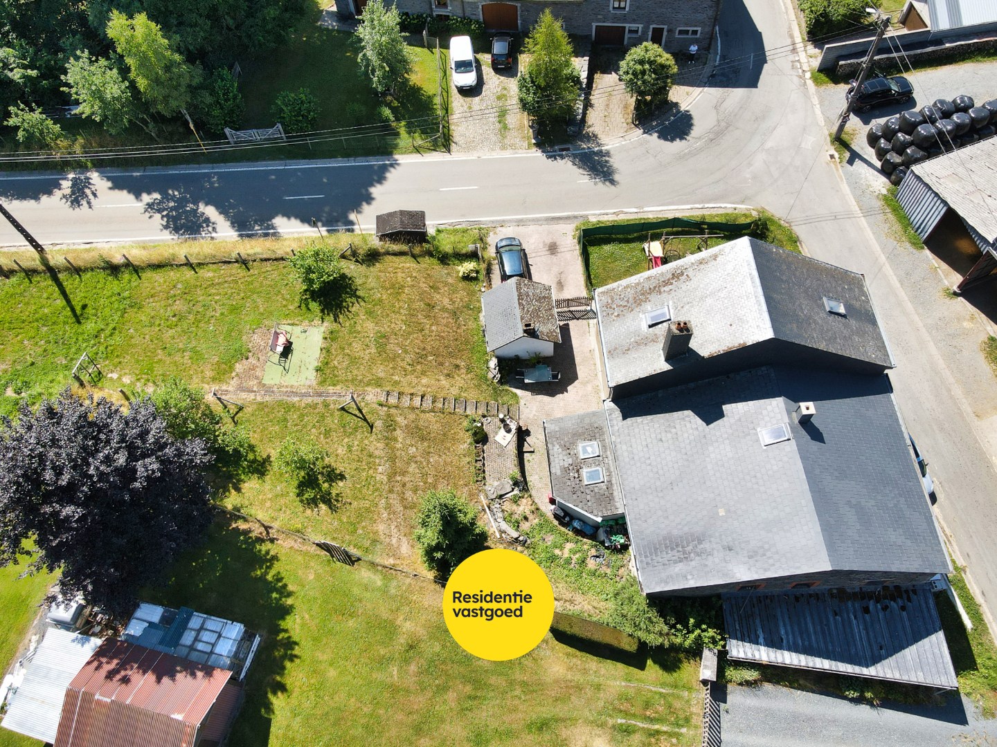 Unieke eigendom met woning, appartement en een bouwgrond! 