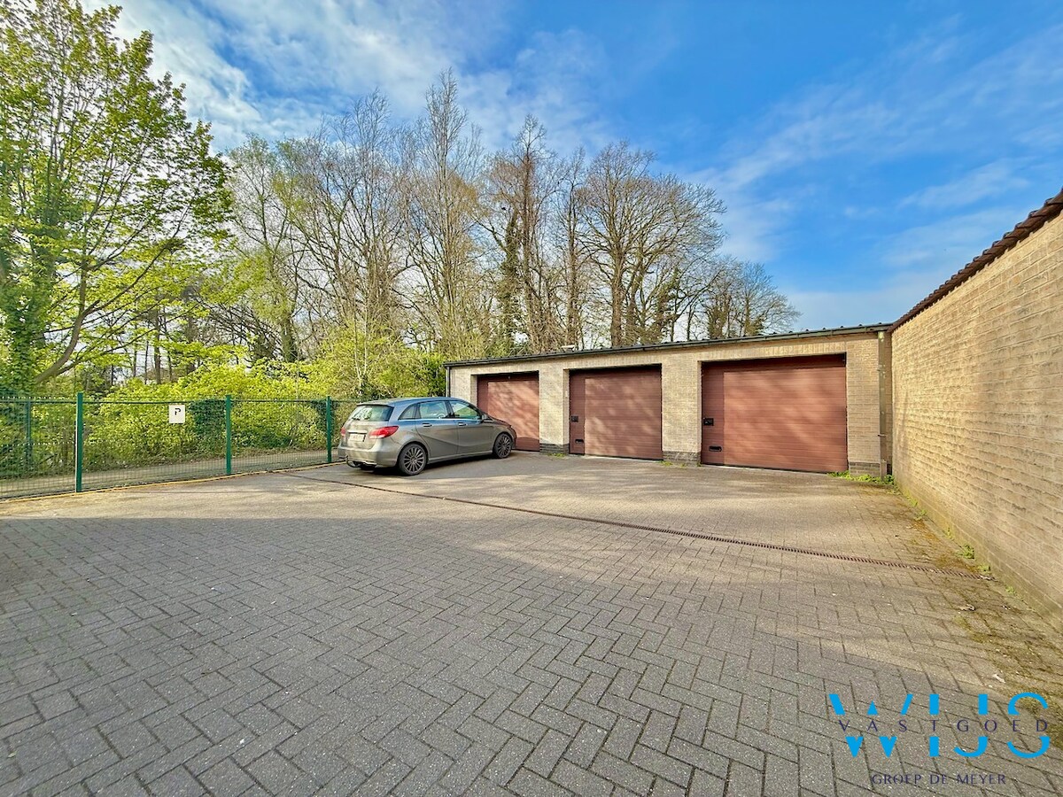 Instapklaar appartement met terras en aparte garage te ERTVELDE ! 