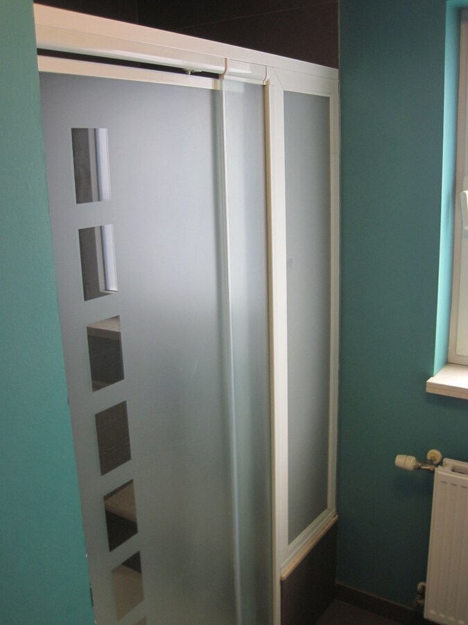 Lichtrijk appartement met ruim terras. Geen vaste kosten ! 