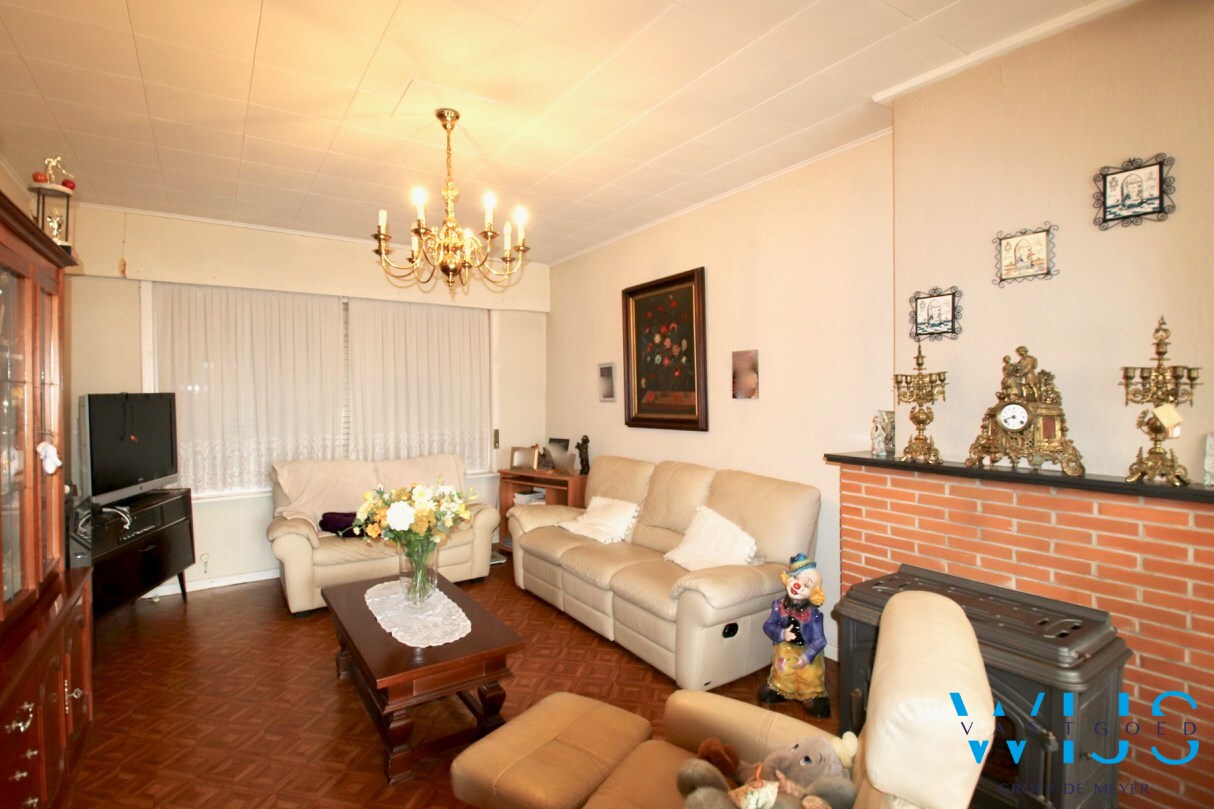 Te renoveren woonhuis in het dorp van Boekhoute ! 