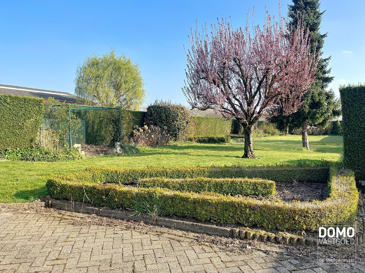 INSTAPKLARE GEZINSWONING MET RUIME GARAGE, KELDER &amp; TUIN TE HERK-DE-STAD 